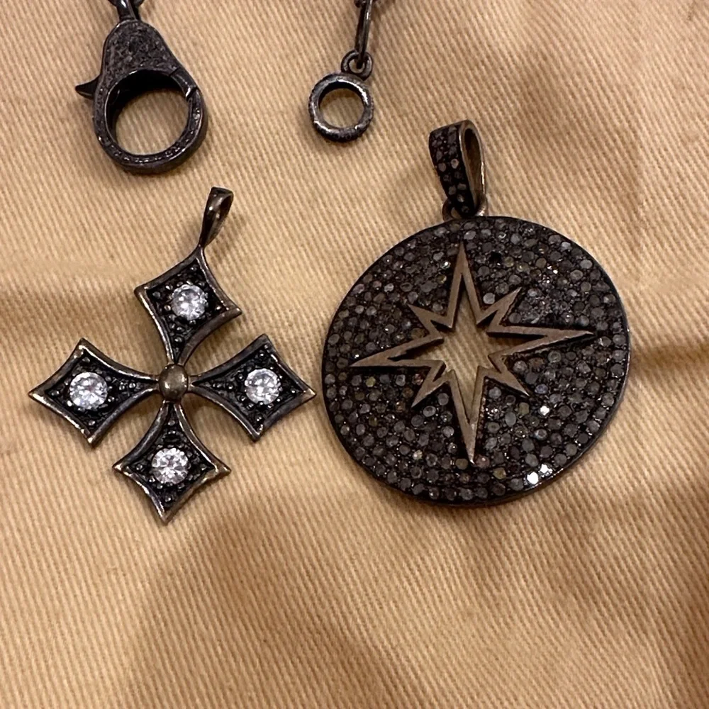 Star Pendant Necklace - Picture 4 of 4